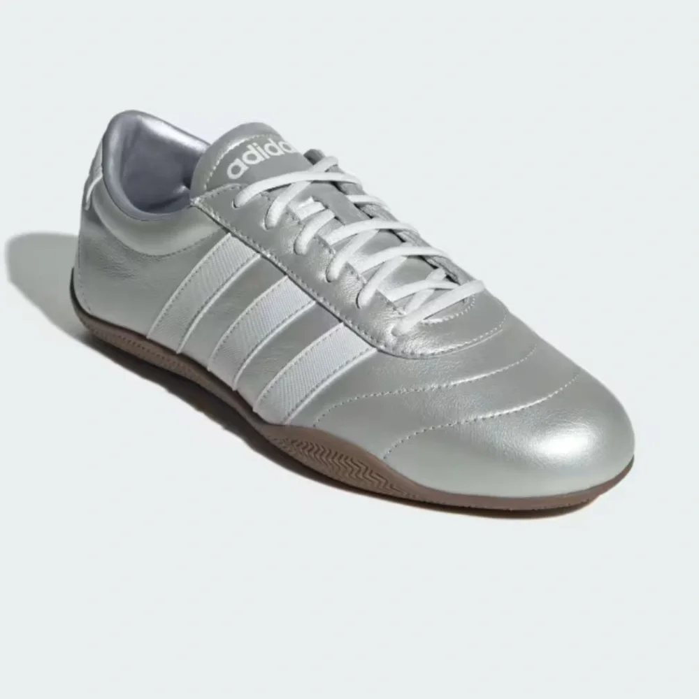 Adidas Grand Court Metallic Silver Sneakers Women’s Casual Shoes Gum Sole Sz 8.5